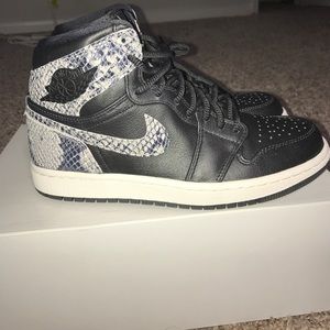 Womens Air Jordan 1 Retro Snake - Black Phantom